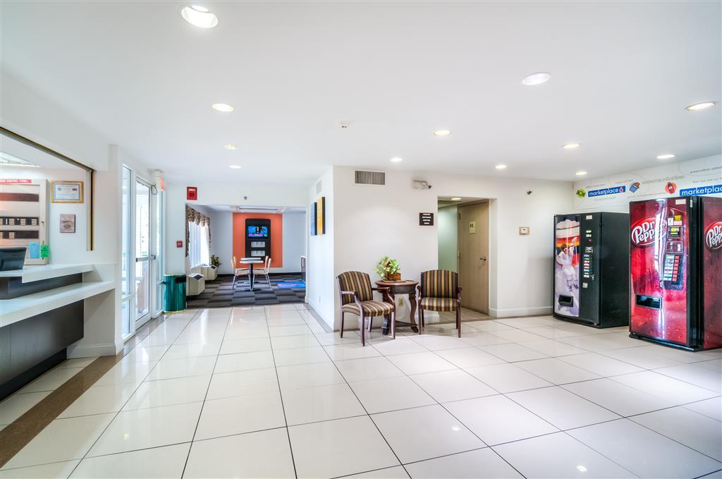 Motel 6 ノーマル インテリア 写真